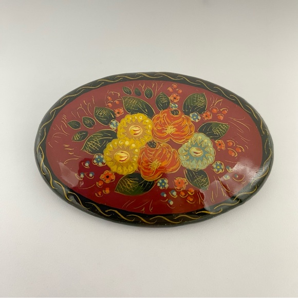 Russian Vintage Floral Hand Painted Oval Brooch - Picture 2 of 4